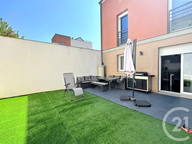 Appartement F4 à louer - 4 pièces - 81.22 m2 - TRAPPES - 78 - ILE-DE-FRANCE - Century 21 Asf Immo